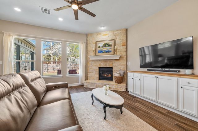 290 Grafton LN, Austin, TX 78737