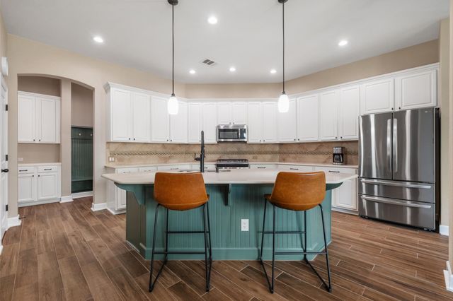 290 Grafton LN, Austin, TX 78737