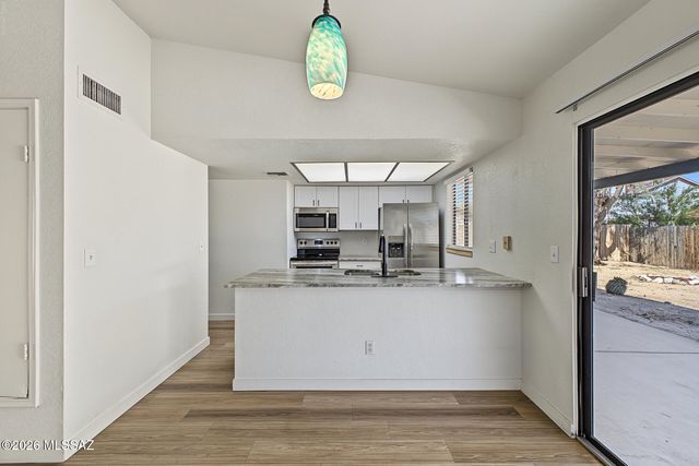 401 S Stoner Avenue, Tucson, AZ 85748