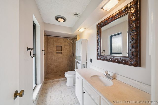 7058 E 52 Place, Tulsa, OK 74145