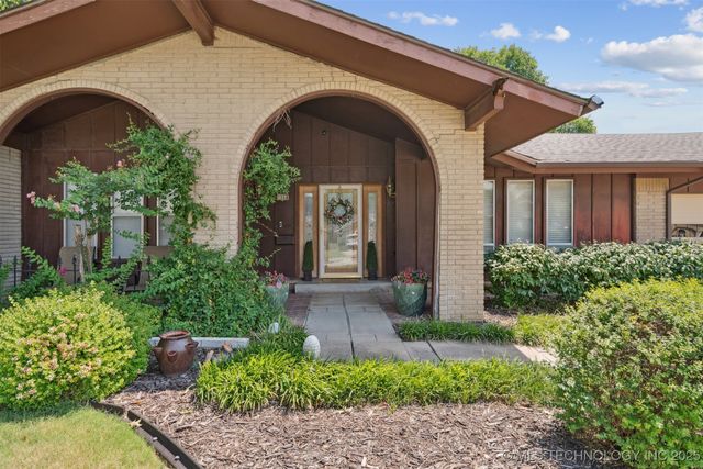 7058 E 52 Place, Tulsa, OK 74145