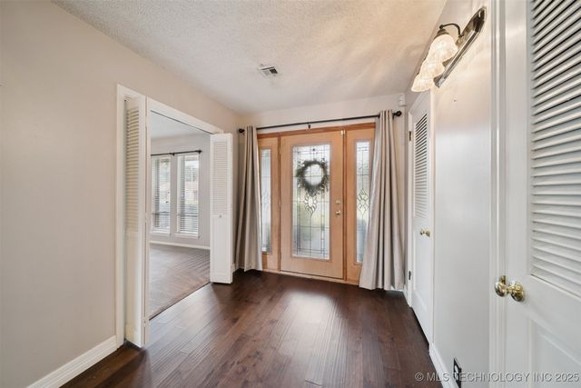 7058 E 52 Place, Tulsa, OK 74145