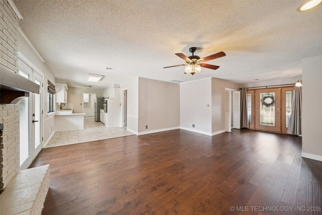 7058 E 52 Place, Tulsa, OK 74145