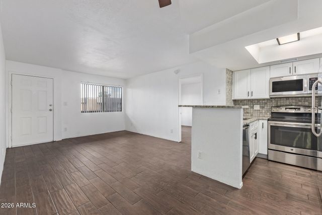 3601 W TIERRA BUENA Lane 271, Phoenix, AZ 85053