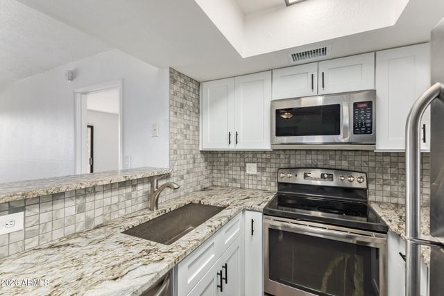 3601 W TIERRA BUENA Lane 271, Phoenix, AZ 85053