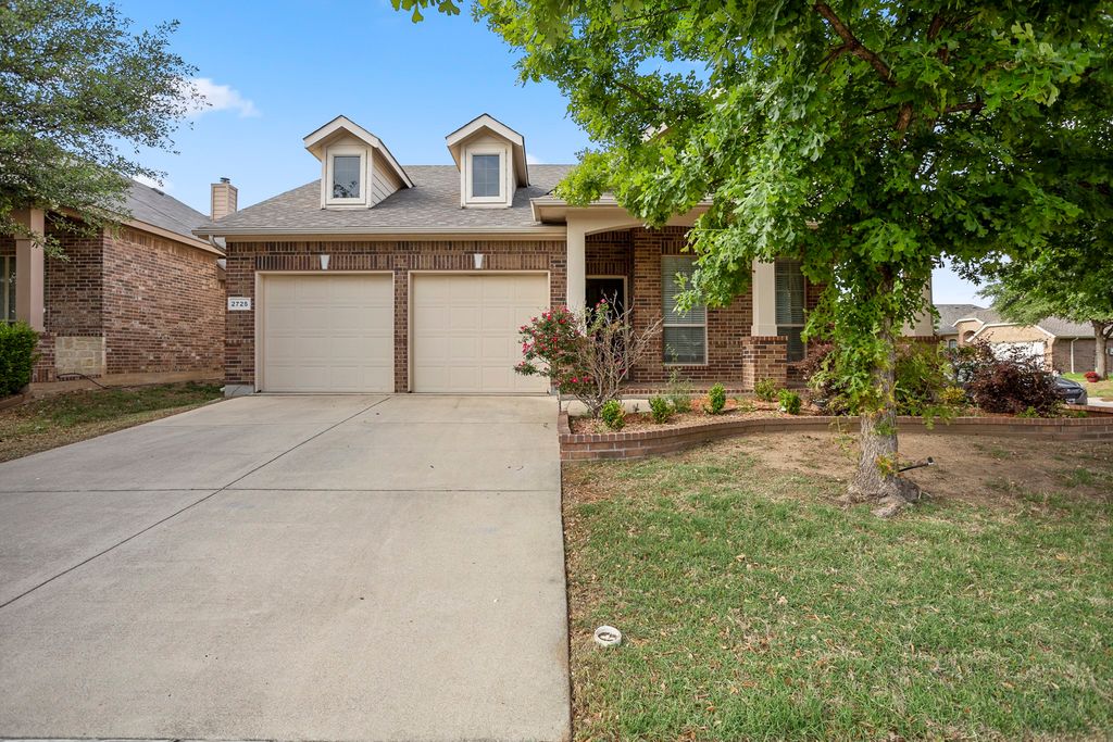 2725 Twinflower Drive, Fort Worth, TX 76244