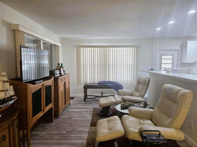 3313 OVERCUP OAK TERRACE, Sarasota, FL 34237