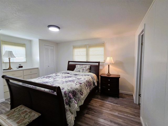 3313 OVERCUP OAK TERRACE, Sarasota, FL 34237