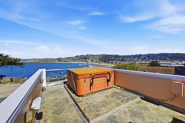 1207 Danmann Avenue, Pacifica, CA 94044