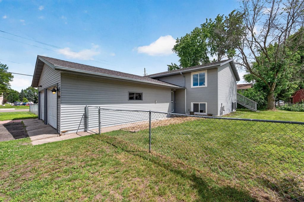 7554 Humboldt Circle N, Brooklyn Park, MN 55444
