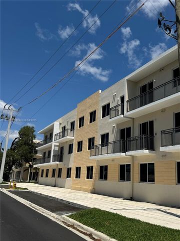 1010 SW 69th Ave 212, Miami, FL 33144