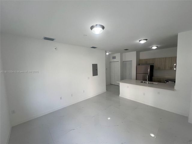 1010 SW 69th Ave 212, Miami, FL 33144