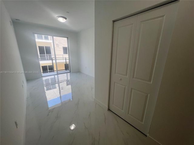 1010 SW 69th Ave 212, Miami, FL 33144