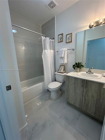 1010 SW 69th Ave 212, Miami, FL 33144