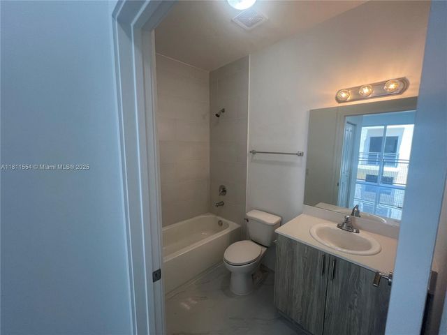 1010 SW 69th Ave 212, Miami, FL 33144