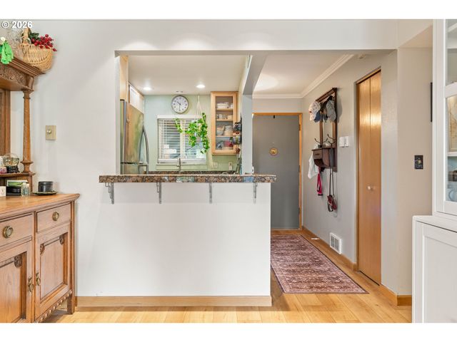 4970 S LANDING Dr 203, Portland, OR 97239