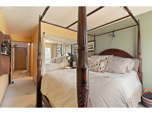 4970 S LANDING Dr 203, Portland, OR 97239