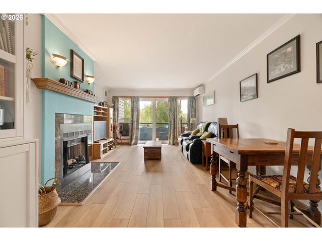 4970 S LANDING Dr 203, Portland, OR 97239