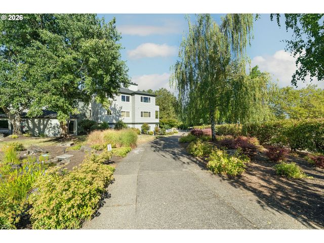 4970 S LANDING Dr 203, Portland, OR 97239
