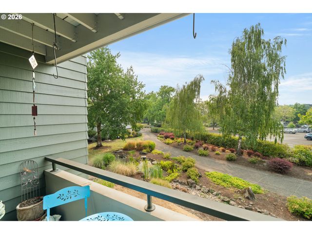 4970 S LANDING Dr 203, Portland, OR 97239