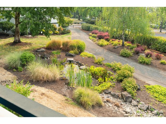 4970 S LANDING Dr 203, Portland, OR 97239