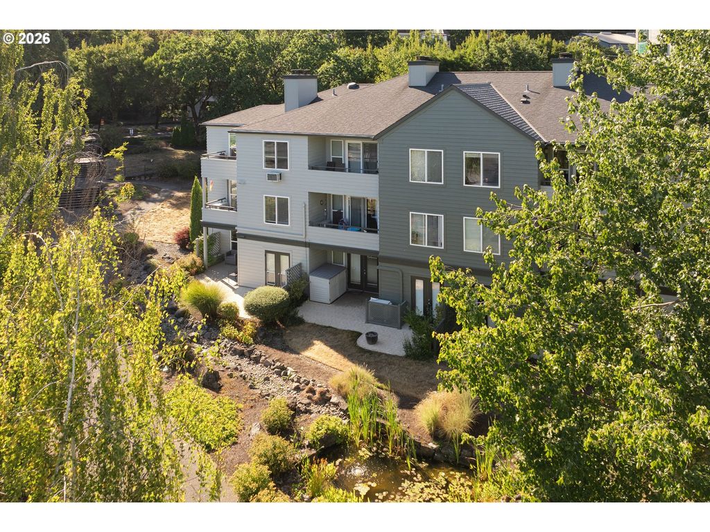 4970 S LANDING Dr 203, Portland, OR 97239