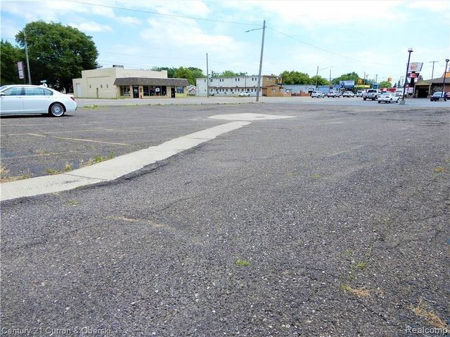 12148 DIX TOLEDO Road, Southgate, MI 48195