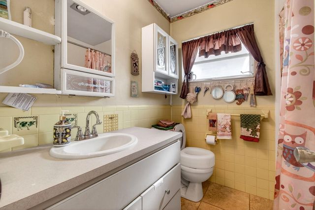 7108 NW 75th Street, Tamarac, FL 33321