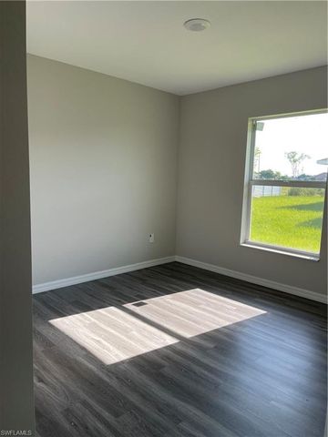 609 25th ST, Cape Coral, FL 33993