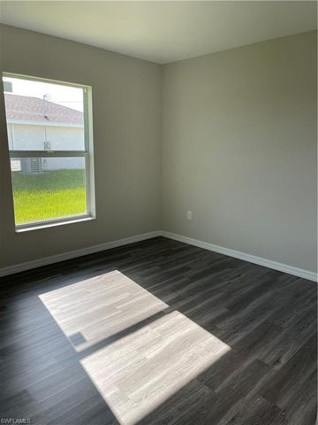 609 25th ST, Cape Coral, FL 33993