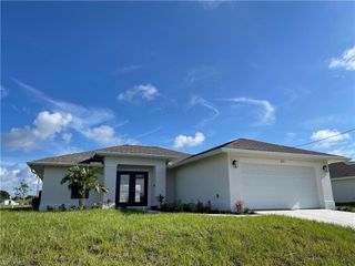 609 25th ST, Cape Coral, FL 33993