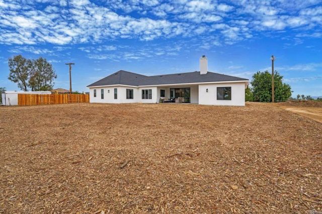 1547 Dickey Street, Fallbrook, CA 92028