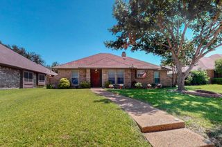 4202 Meadow Ridge Drive, Carrollton, TX 75010