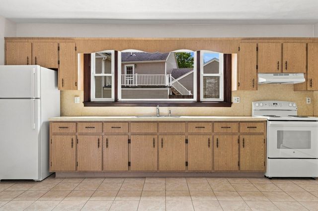 84 Margin St 1, Peabody, MA 01960