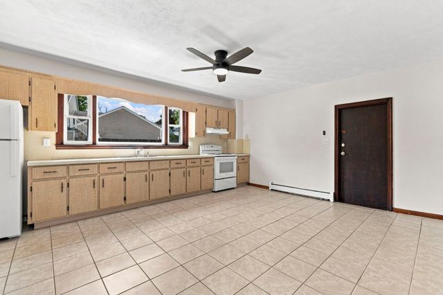 84 Margin St 1, Peabody, MA 01960