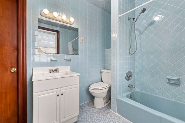 84 Margin St 1, Peabody, MA 01960