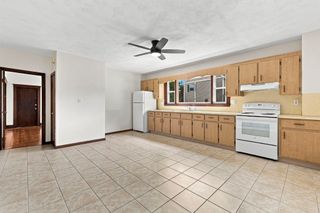84 Margin St 1, Peabody, MA 01960
