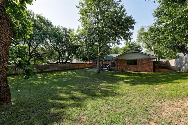 1609 Chestnut Lane, Norman, OK 73072