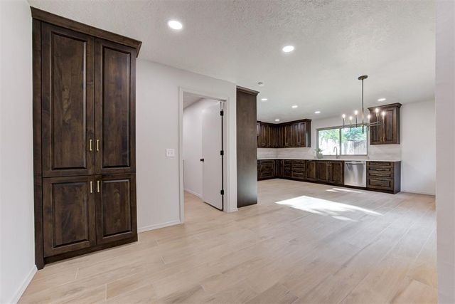 1609 Chestnut Lane, Norman, OK 73072