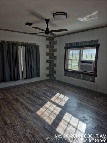 1544 E 565 Road, Locust Grove, OK 74352