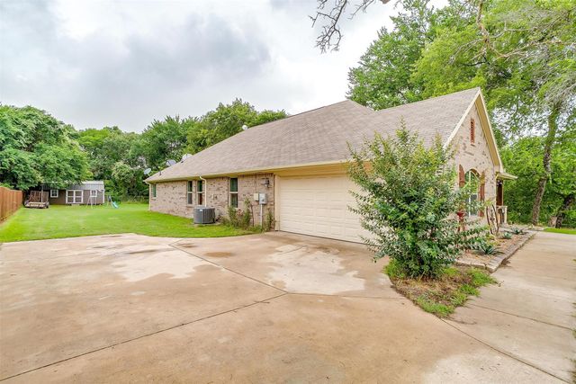 104 Candis Court, Springtown, TX 76082