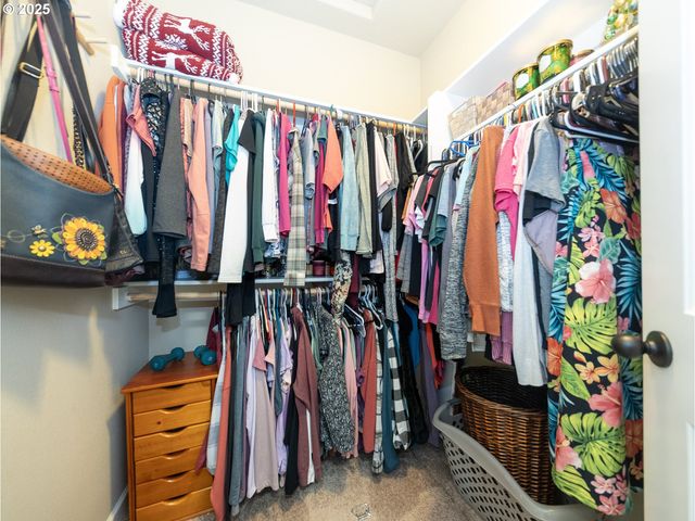 1020 E 4TH St, Yamhill, OR 97148