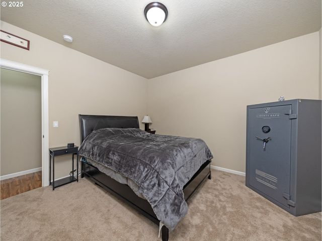 1020 E 4TH St, Yamhill, OR 97148