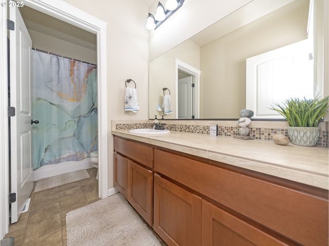 1020 E 4TH St, Yamhill, OR 97148