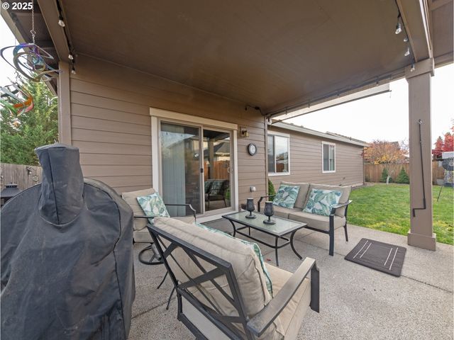 1020 E 4TH St, Yamhill, OR 97148