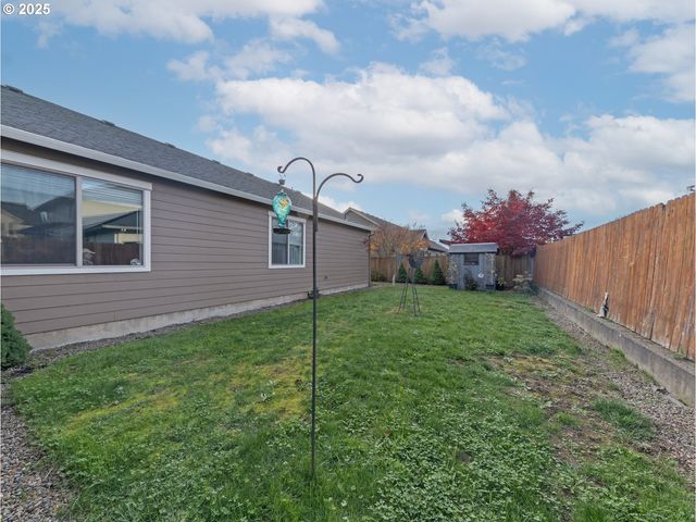 1020 E 4TH St, Yamhill, OR 97148