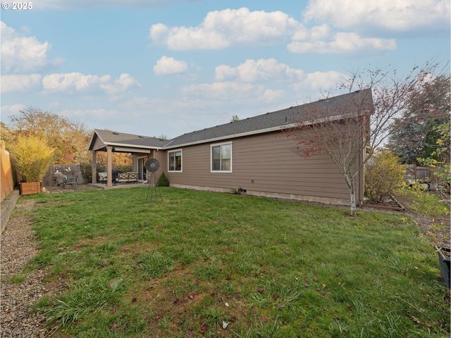 1020 E 4TH St, Yamhill, OR 97148