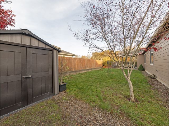 1020 E 4TH St, Yamhill, OR 97148