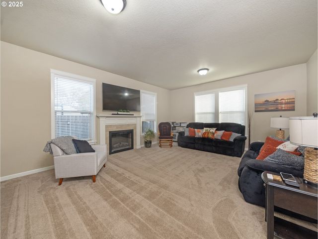 1020 E 4TH St, Yamhill, OR 97148