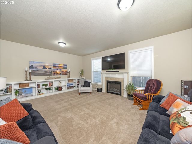 1020 E 4TH St, Yamhill, OR 97148